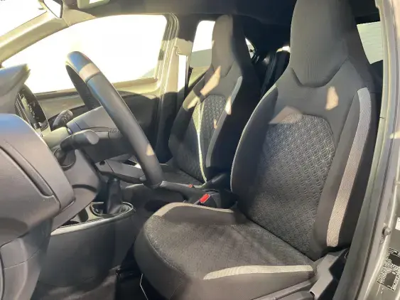 TOYOTA AYGO X - voiture d'occasion - Photo 18