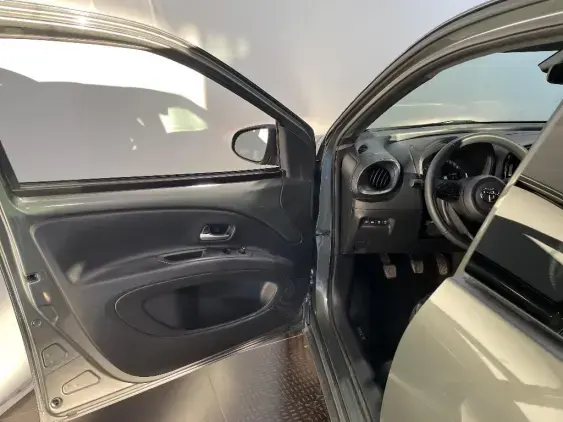 TOYOTA AYGO X - voiture d'occasion - Photo 19