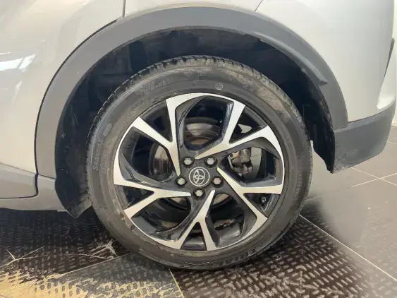 TOYOTA C-HR - voiture d'occasion - Photo 24