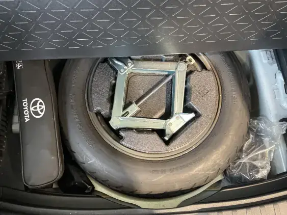 TOYOTA RAV4 V - voiture d'occasion - Photo 17