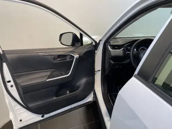 TOYOTA RAV4 V - voiture d'occasion - Photo 18