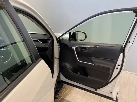 TOYOTA RAV4 V - voiture d'occasion - Photo 19