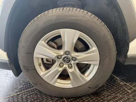 TOYOTA RAV4 V - voiture d'occasion - Photo 22