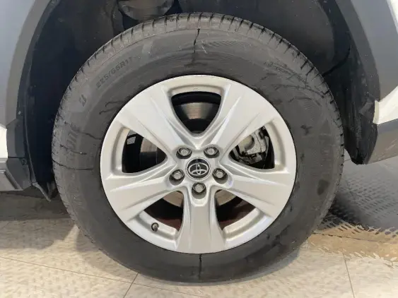 TOYOTA RAV4 V - voiture d'occasion - Photo 23