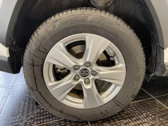 TOYOTA RAV4 V - voiture d'occasion - Photo 24