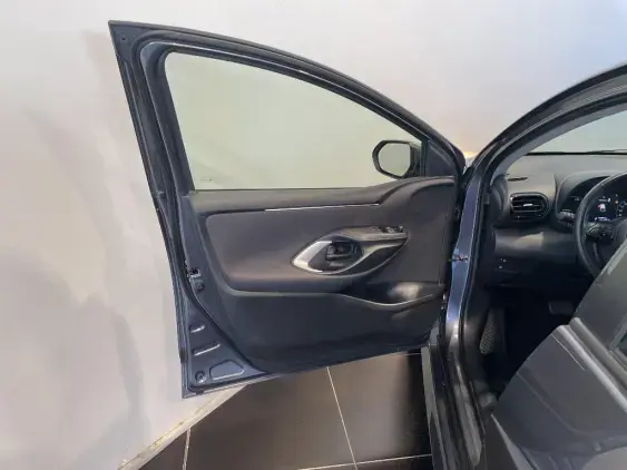 TOYOTA YARIS IV - voiture d'occasion - Photo 19