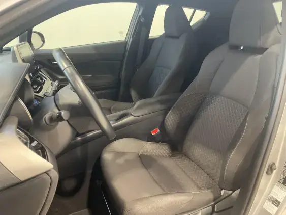 TOYOTA C-HR - voiture d'occasion - Photo 18