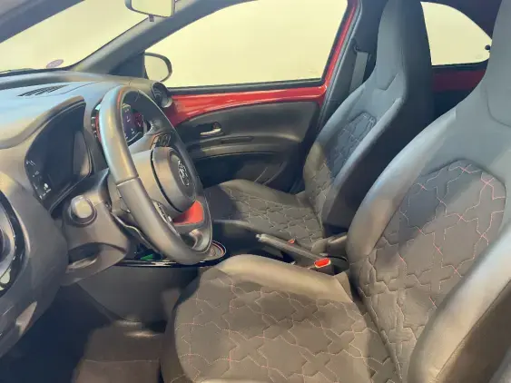 TOYOTA AYGO X - voiture d'occasion - Photo 18