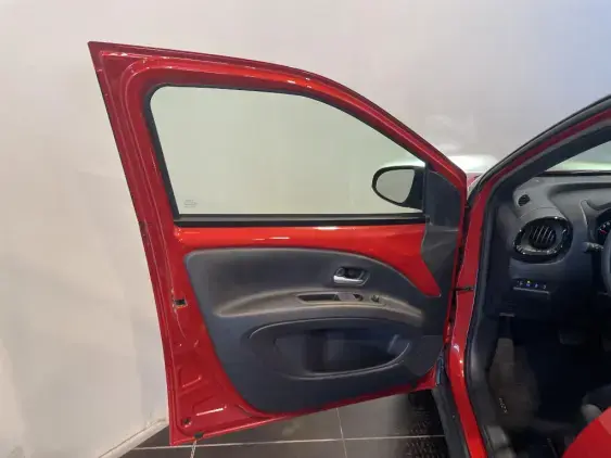 TOYOTA AYGO X - voiture d'occasion - Photo 19