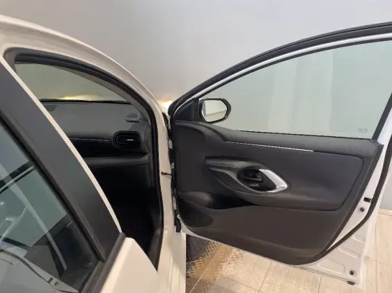 TOYOTA YARIS IV - voiture d'occasion - Photo 20