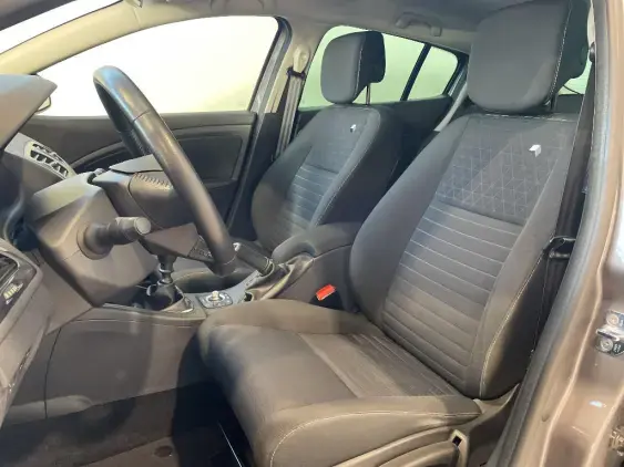 RENAULT MEGANE III - voiture d'occasion - Photo 17