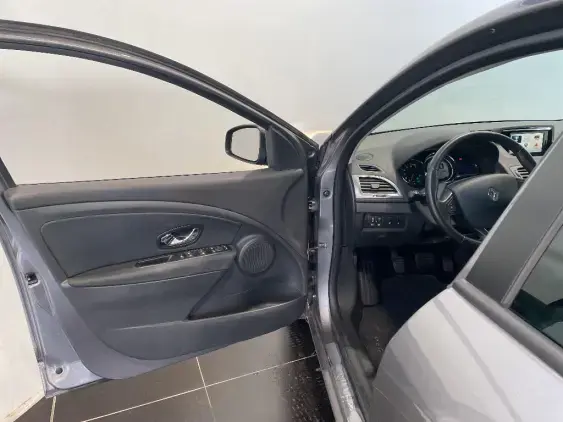 RENAULT MEGANE III - voiture d'occasion - Photo 18