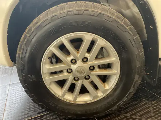 TOYOTA HILUX VII - voiture d'occasion - Photo 23