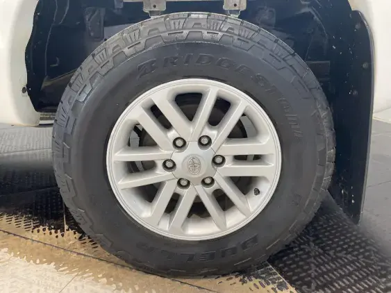 TOYOTA HILUX VII - voiture d'occasion - Photo 24