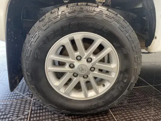 TOYOTA HILUX VII - voiture d'occasion - Photo 25