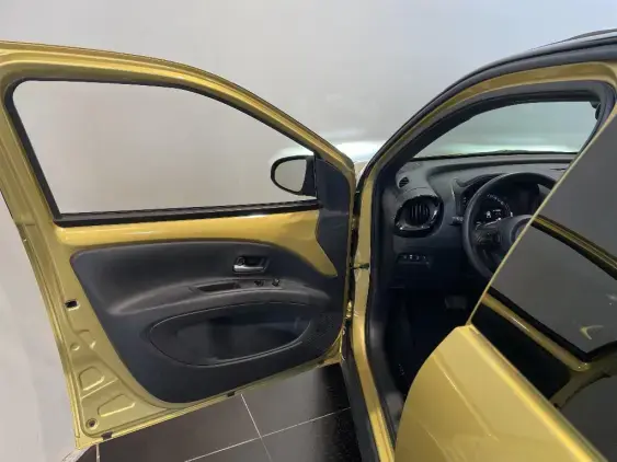 TOYOTA AYGO X - voiture d'occasion - Photo 19