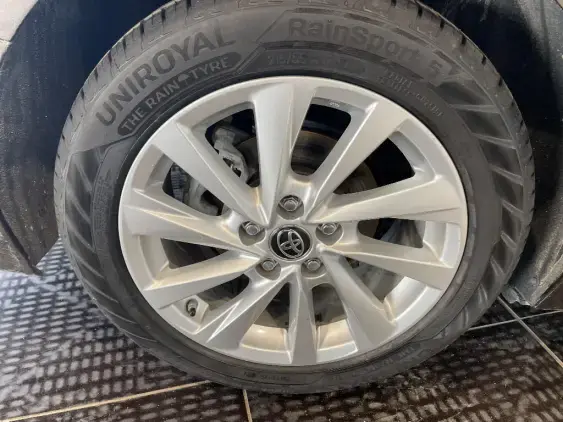 TOYOTA CAMRY II - voiture d'occasion - Photo 25