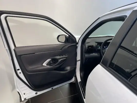 TOYOTA YARIS CROSS I - voiture d'occasion - Photo 19