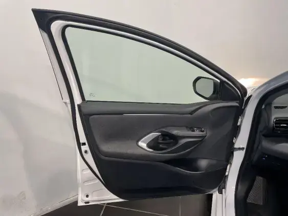 TOYOTA YARIS IV - voiture d'occasion - Photo 19