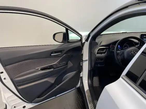 TOYOTA C-HR - voiture d'occasion - Photo 19