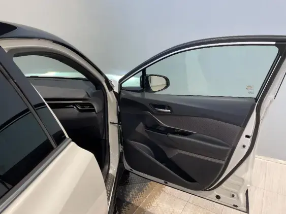 TOYOTA C-HR - voiture d'occasion - Photo 20