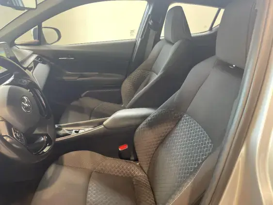 TOYOTA C-HR - voiture d'occasion - Photo 18