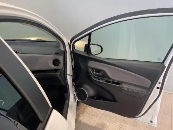 TOYOTA YARIS III - voiture d'occasion - Photo 20