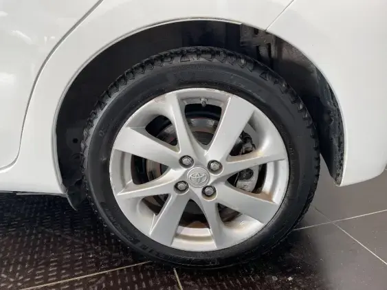 TOYOTA YARIS III - voiture d'occasion - Photo 24