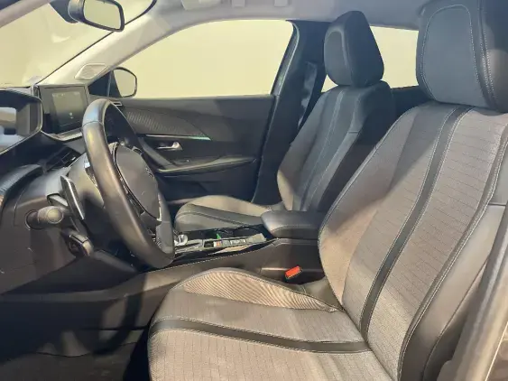 PEUGEOT 2008 II - voiture d'occasion - Photo 18