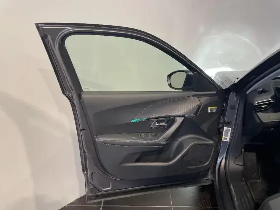 PEUGEOT 2008 II - voiture d'occasion - Photo 19