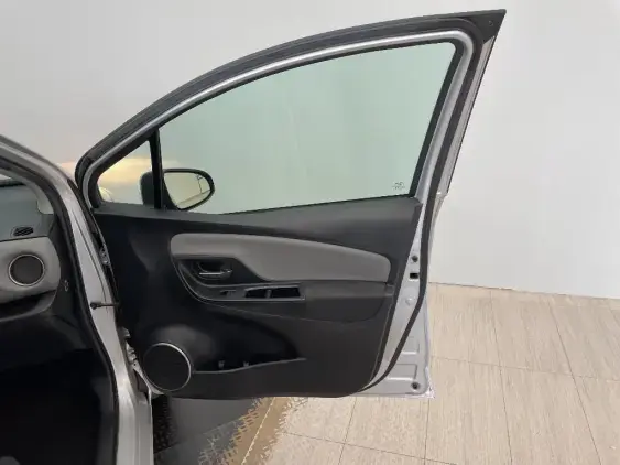 TOYOTA YARIS III - voiture d'occasion - Photo 20