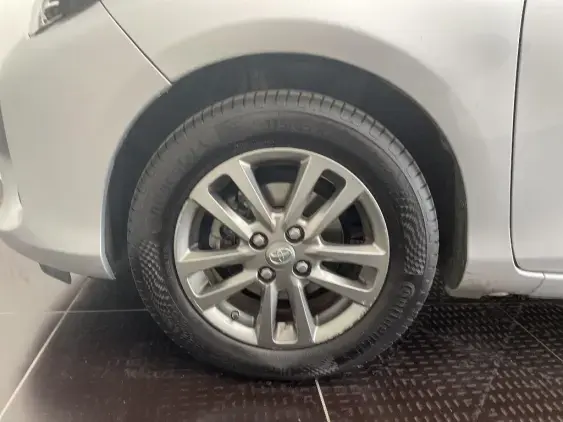 TOYOTA YARIS III - voiture d'occasion - Photo 23
