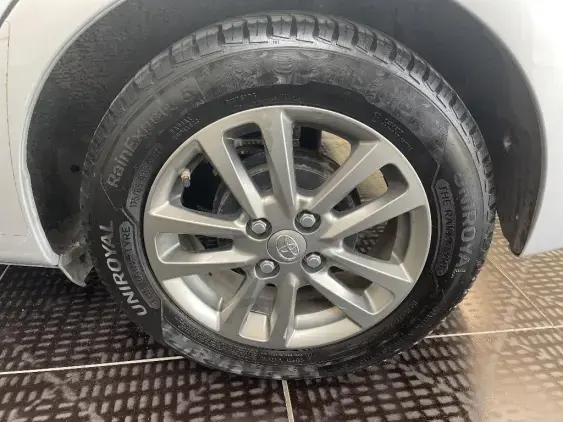 TOYOTA YARIS III - voiture d'occasion - Photo 24