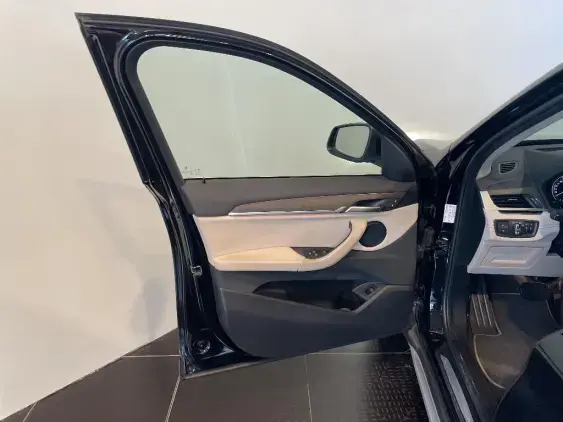 BMW X1 U11 - voiture d'occasion - Photo 19