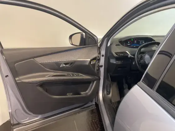 PEUGEOT 3008 II - voiture d'occasion - Photo 19