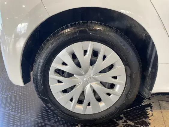 TOYOTA YARIS IV - voiture d'occasion - Photo 25