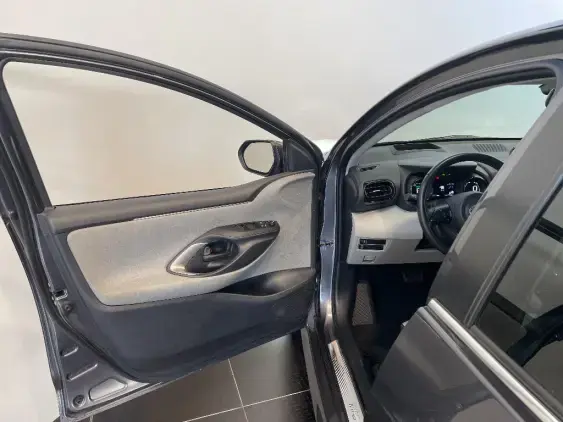 TOYOTA YARIS IV - voiture d'occasion - Photo 19