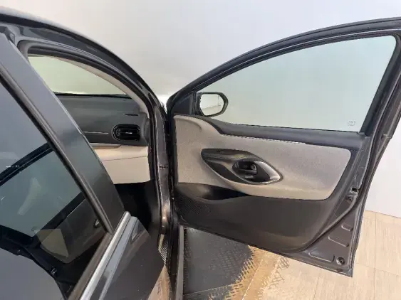 TOYOTA YARIS IV - voiture d'occasion - Photo 20