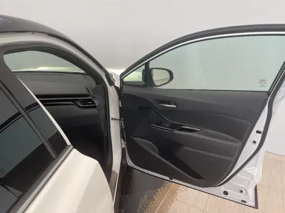 TOYOTA C-HR - voiture d'occasion - Photo 20