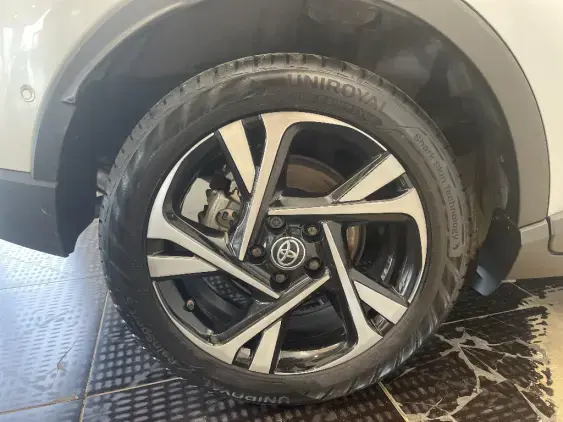 TOYOTA C-HR - voiture d'occasion - Photo 25