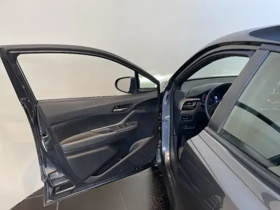 TOYOTA C-HR - voiture d'occasion - Photo 19