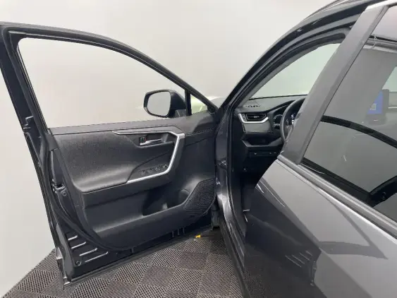 TOYOTA RAV4 V - voiture d'occasion - Photo 19
