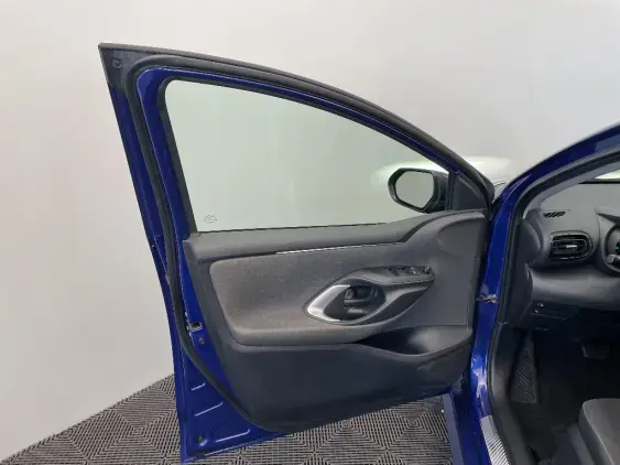 TOYOTA YARIS IV - voiture d'occasion - Photo 19