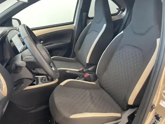 TOYOTA AYGO X - voiture d'occasion - Photo 18