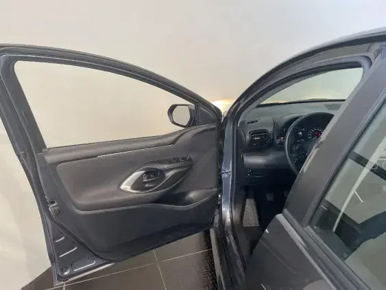 TOYOTA YARIS IV - voiture d'occasion - Photo 19