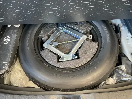 TOYOTA RAV4 V - voiture d'occasion - Photo 17