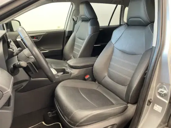 TOYOTA RAV4 V - voiture d'occasion - Photo 18