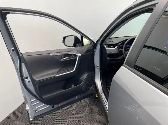 TOYOTA RAV4 V - voiture d'occasion - Photo 19