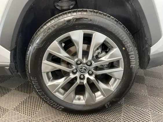 TOYOTA RAV4 V - voiture d'occasion - Photo 24