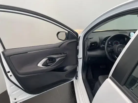 TOYOTA YARIS IV - voiture d'occasion - Photo 19